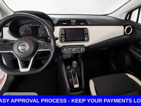 Used 2022 Nissan Versa SV FWD image 11