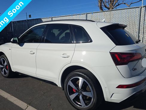 Used 2024 Audi Q5 2.0T Prestige w/ Prestige Package image 4