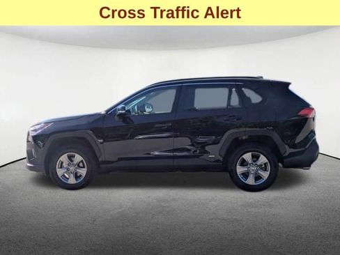 Used 2025 Toyota RAV4 LE AWD/4WD image 9