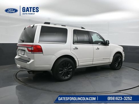Used 2016 Lincoln Navigator Select AWD/4WD image 2