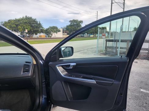 Used 2013 Volvo XC60 3.2 image 19