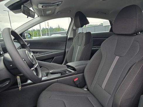 New 2026 Hyundai Elantra SE FWD image 18