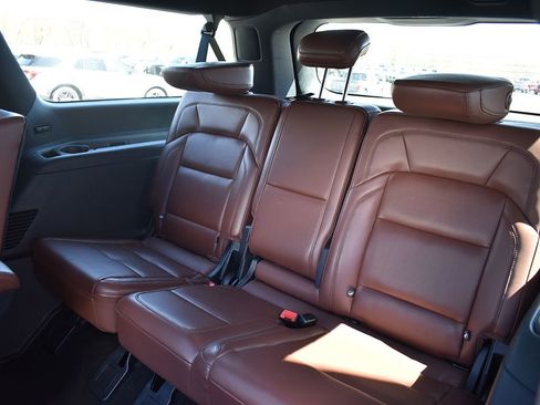 Used 2025 Lincoln Navigator L Reserve AWD/4WD image 7