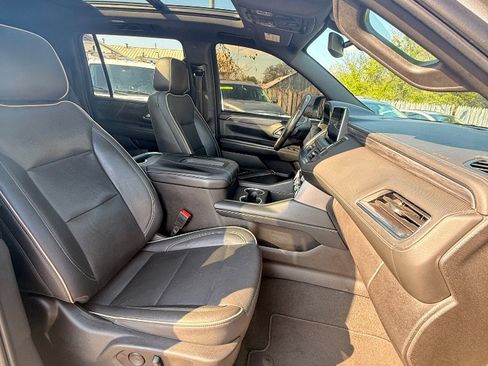 Used 2021 GMC Yukon XL SLT w/ SLT Luxury Plus Package image 12