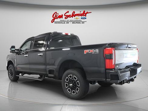 Used 2023 Ford F250 Platinum AWD/4WD image 4