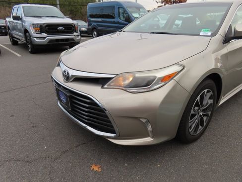 Used 2016 Toyota Avalon XLE Plus image 9