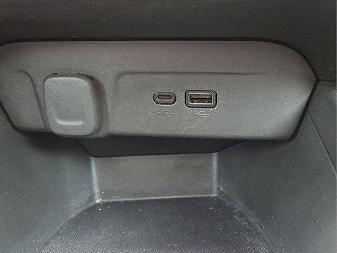 Used 2024 Chevrolet Trax LS image 27