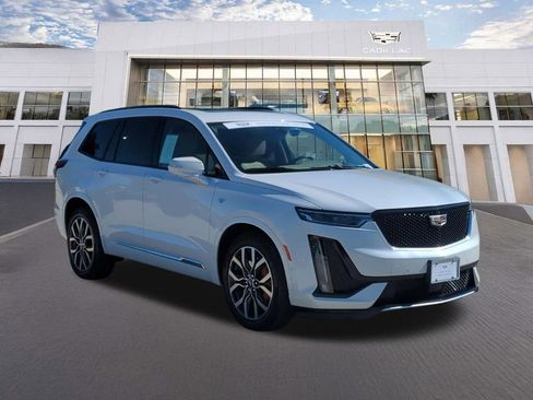 Certified 2023 Cadillac XT6 Sport w/ Platinum Package image 3