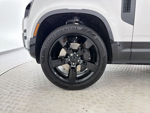 New 2026 Land Rover Defender 130 X-Dynamic SE AWD/4WD image 11