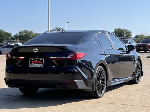 Used 2026 Toyota Camry SE w/ Convenience Package FWD image 4