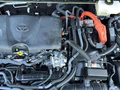 Used 2023 Toyota Crown Limited image 30