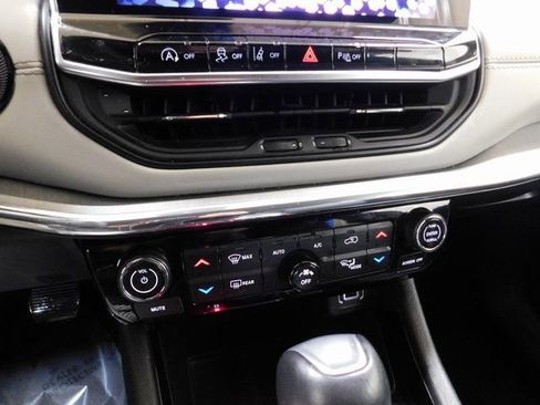 Used 2024 Jeep Compass Limited image 26