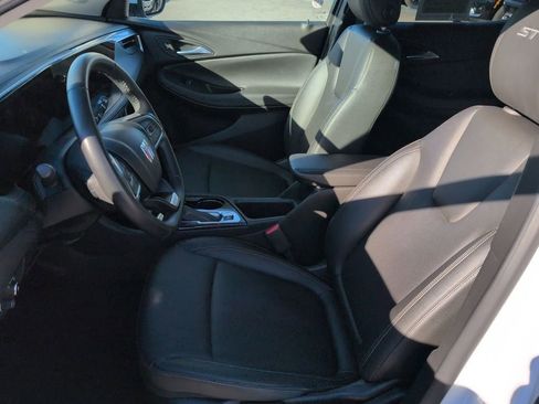 Used 2024 Buick Encore GX Sport Touring image 17