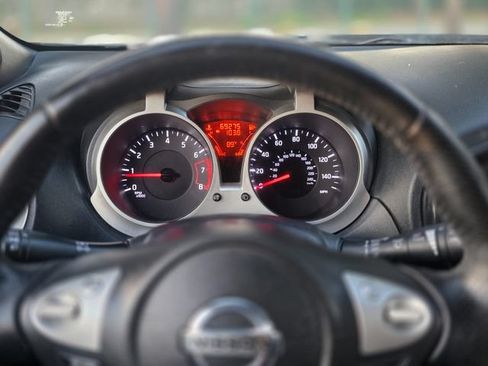 Used 2014 Nissan Juke SV FWD image 23