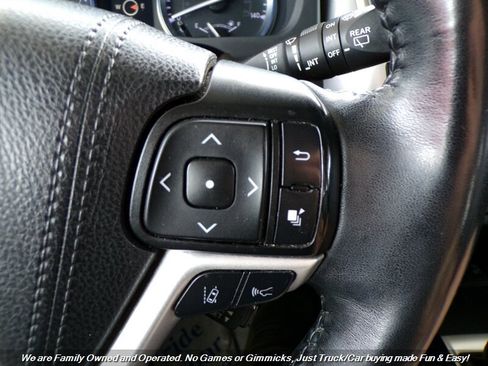 Used 2019 Toyota Highlander XLE image 48