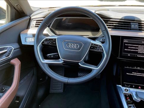 Certified 2024 Audi Q8 e-tron Premium Plus w/ Premium Plus Package AWD/4WD image 8