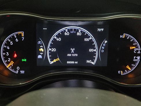 Used 2020 Jeep Grand Cherokee Laredo AWD/4WD image 23