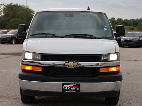 Used 2025 Chevrolet Express 3500 LT w/ LT Preferred Equipment Group RWD image 2