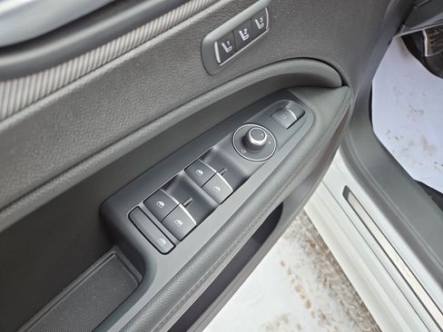 Used 2022 Alfa Romeo Stelvio Veloce image 16