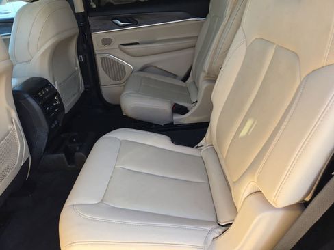 Used 2022 Jeep Grand Cherokee L Limited image 18