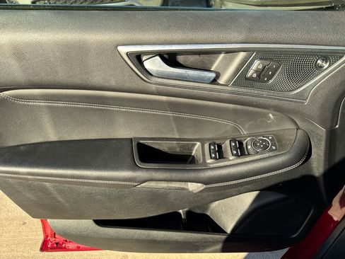 Used 2024 Ford Edge Titanium image 17