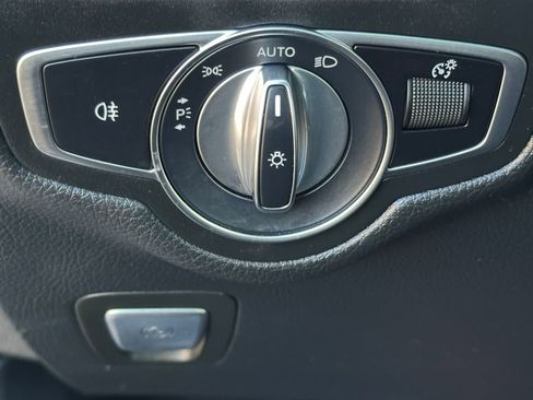 Used 2020 Mercedes-Benz GLC 300 4MATIC image 22