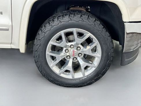 Used 2015 GMC Sierra 1500 SLT w/ SLT Crew Cab Value Package image 38