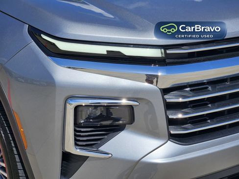 Certified 2026 Chevrolet Traverse LT w/ Driver Confidence Package FWD image 10