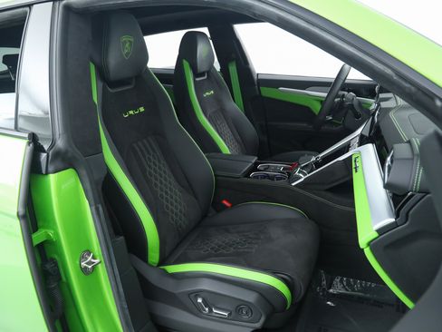 Used 2024 Lamborghini Urus S AWD/4WD image 17