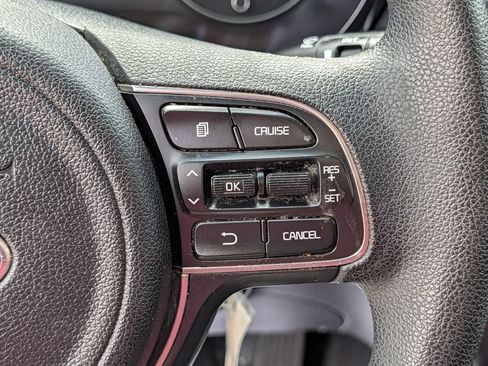 Used 2017 Kia Optima LX FWD image 19