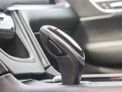 Used 2017 Cadillac XT5 Luxury w/ Driver Awareness Package image 21