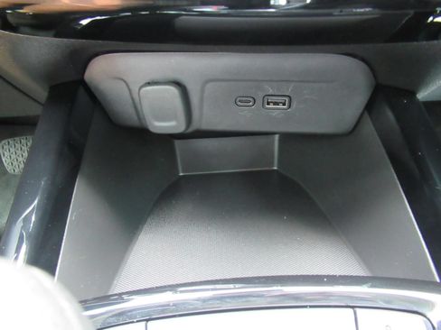 Used 2025 Chevrolet Trax LT w/ Driver Confidence Package FWD image 26