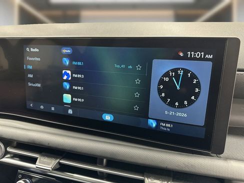 Certified 2025 Hyundai Santa Cruz SE FWD image 19