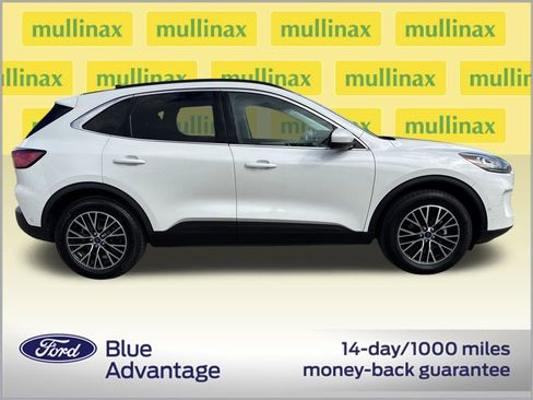 Used 2022 Ford Escape Titanium w/ Titanium Premium Package image 2