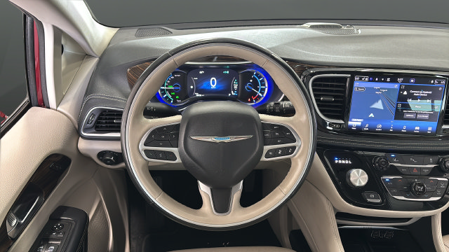 Used 2021 Chrysler Pacifica Limited FWD image 15