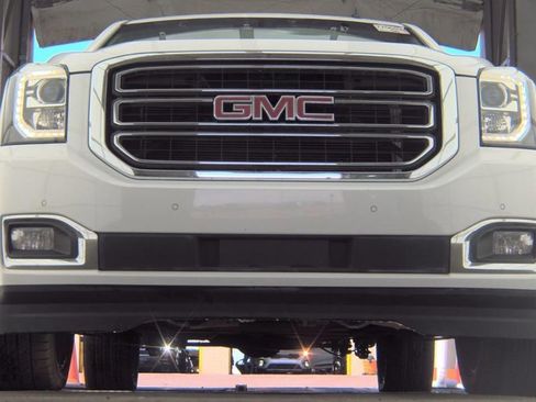 Used 2015 GMC Yukon XL SLT w/ HD Trailering Package AWD/4WD image 3