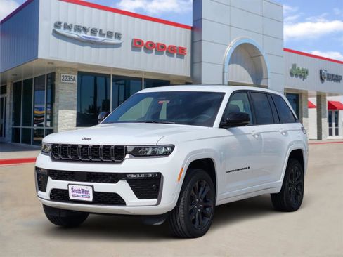 New 2026 Jeep Grand Cherokee Limited AWD/4WD image 2