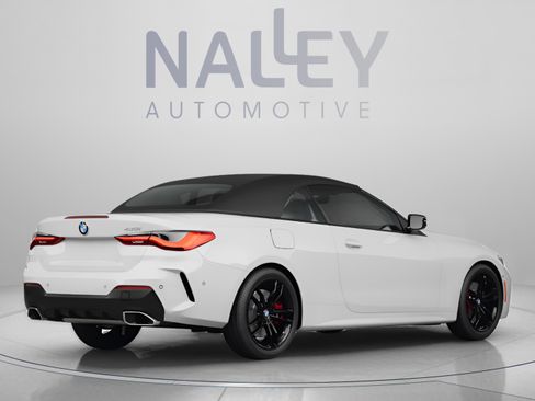 Used 2024 BMW 430i Coupe w/ M Sport Package RWD image 3