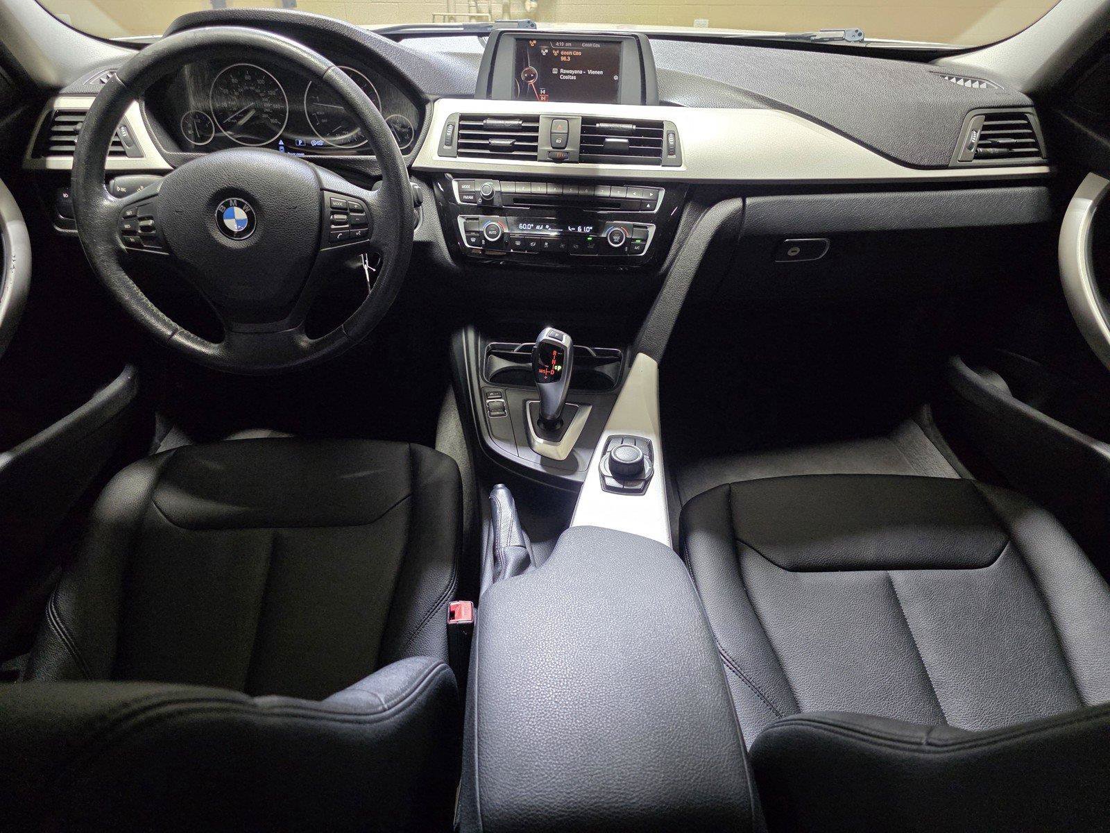 Used 2016 BMW 320i Sedan RWD image 11
