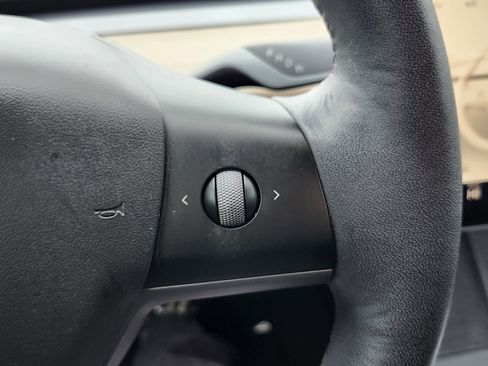 Used 2022 Tesla Model 3 image 33