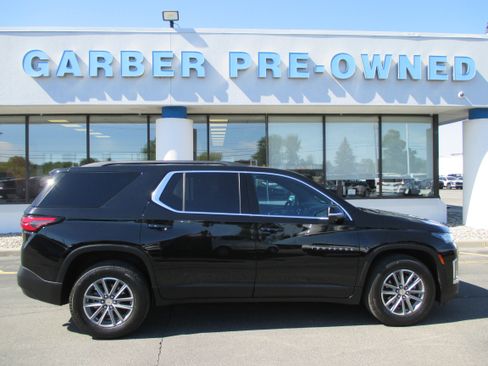 Used 2023 Chevrolet Traverse LT AWD/4WD image 2