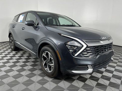 Used 2023 Kia Sportage LX FWD image 2