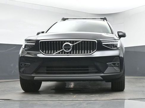 Used 2025 Volvo XC40 B5 Plus AWD/4WD image 12