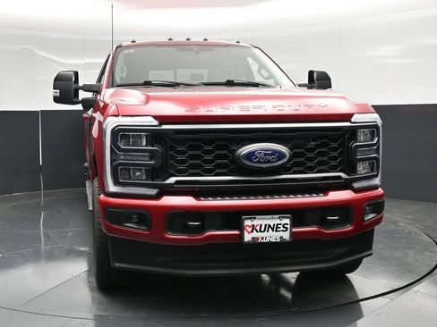 Used 2024 Ford F250 Lariat w/ Sport Appearance Package AWD/4WD image 4