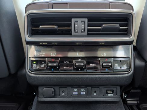 Used 2023 Lexus LX 600 4WD w/ Accessory Package (Z1) image 26