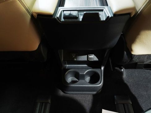 Used 2021 Toyota Sienna Limited image 21