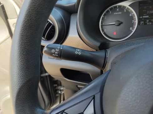 Used 2018 Nissan Kicks S image 26