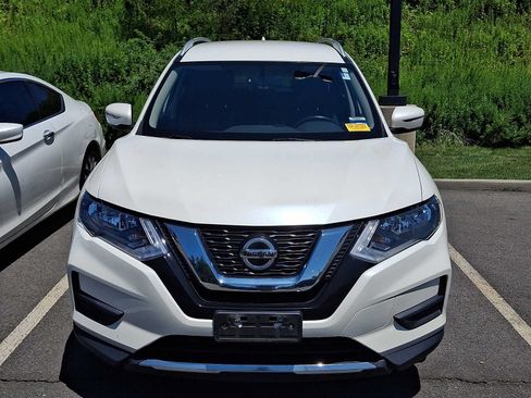 Used 2018 Nissan Rogue SV AWD/4WD image 2