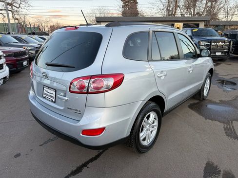 Used 2010 Hyundai Santa Fe GLS image 9