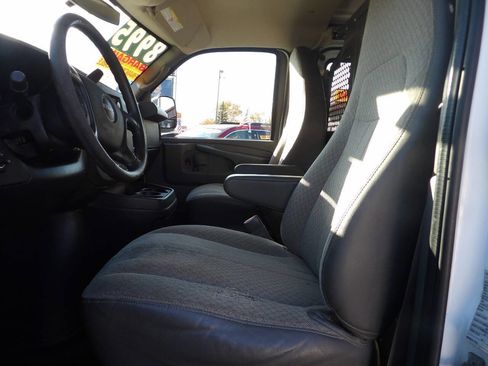 Used 2014 GMC Savana 2500 image 8